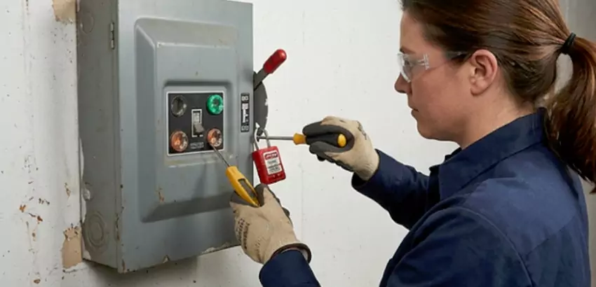 Motion Sensor Light Switch Replacement in Franklin